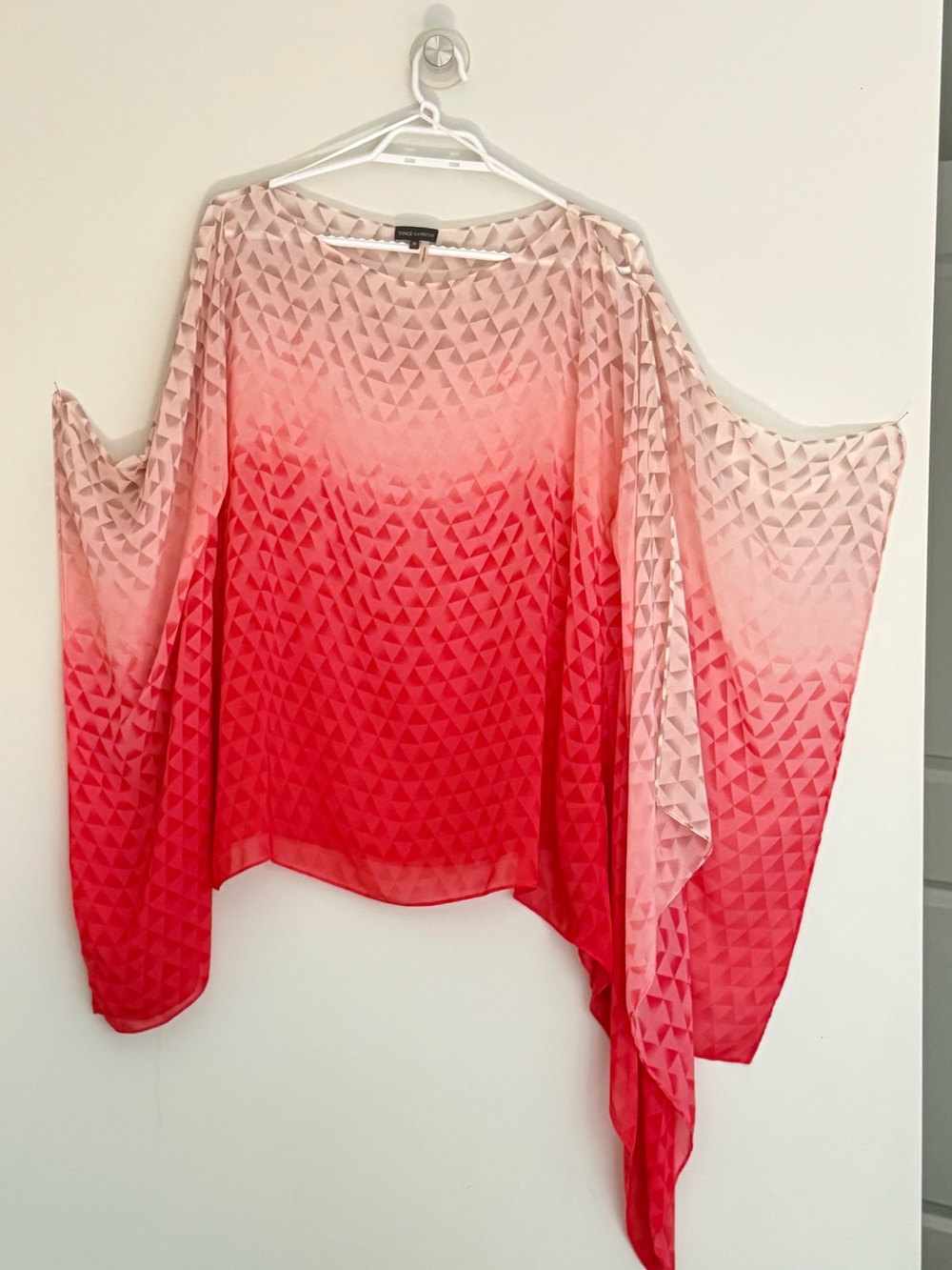 Vince Camuto Pink to Red Ombre Geometric Batwing Sleeved Top